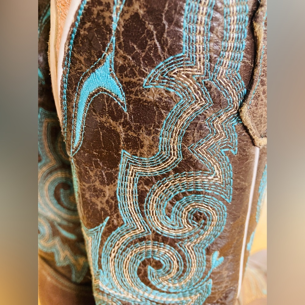 Doble R brown leather cowboy boots w/turquoise and gold embroidery detail. - Picture 3 of 4